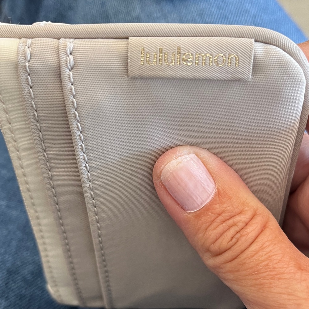 lululemon athletica cream/gray Compact Zip Wristlet with Gold Hardware EUC!๐ - Picture 3 of 3